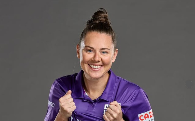 Linsey Smith: The Fearless England Spinner Who Fought Back to Become World No. 1 Linsey Smith